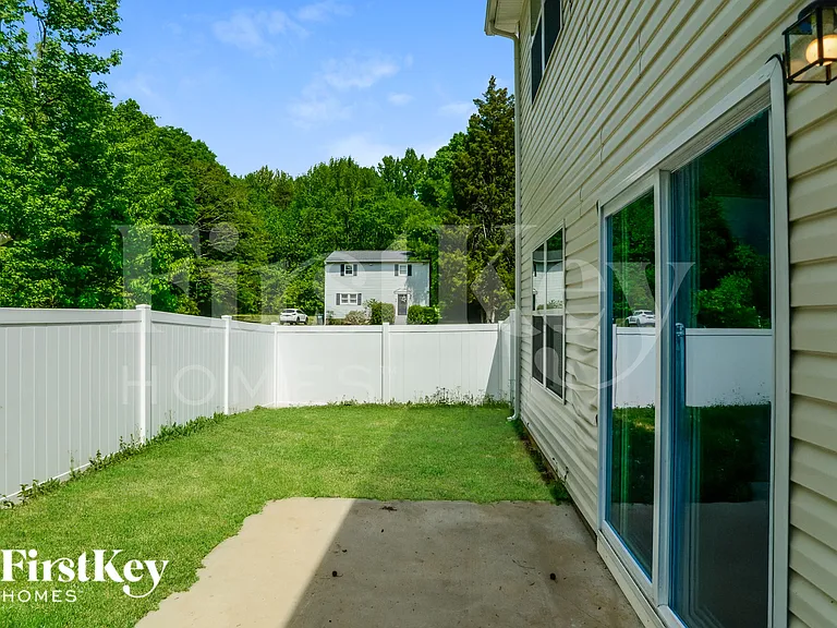 5615 Cobblestone Glen Dr — Photo 17