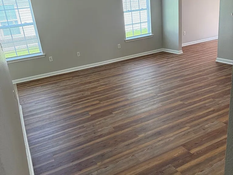 35 Ross Way — Photo 4