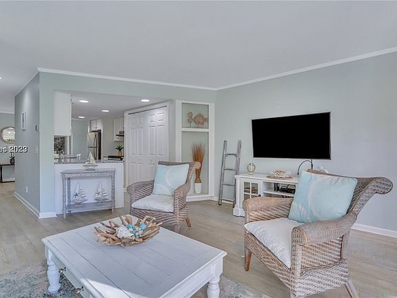 5th image of 24 Deallyon Ave APT 12