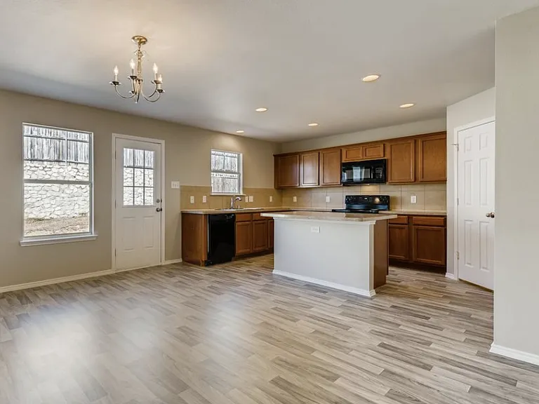 5140 Glen Eden Dr — Photo 4
