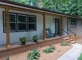 9500 Harvest Ln, Davidson, NC 28036
