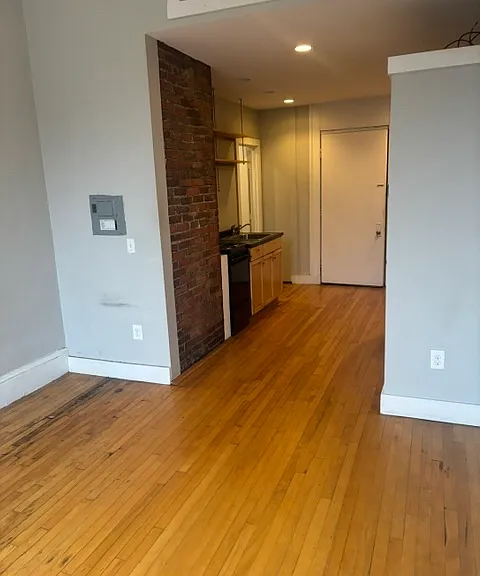 93 Maine St #111 — Photo 3