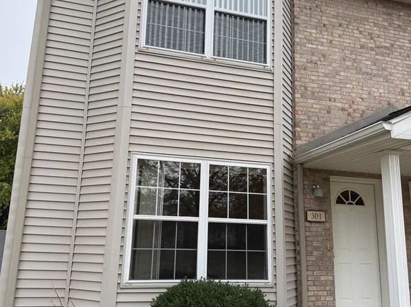 301 W 1st Ave, Deer Creek, IL 61733