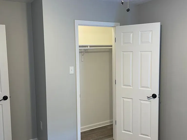 1415 Huebner St — Photo 13