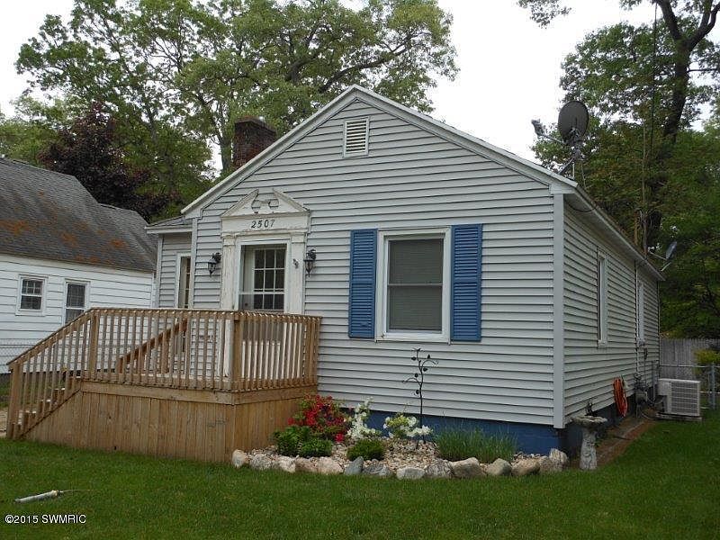 1st image of 2507 Westwood St