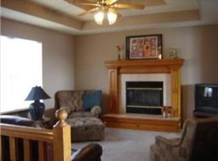 1703 Kimberwick Ct, Raymore, MO 64083