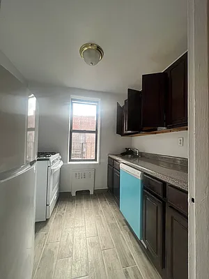 Rented by Queens Apartments Realty LLC | media 7