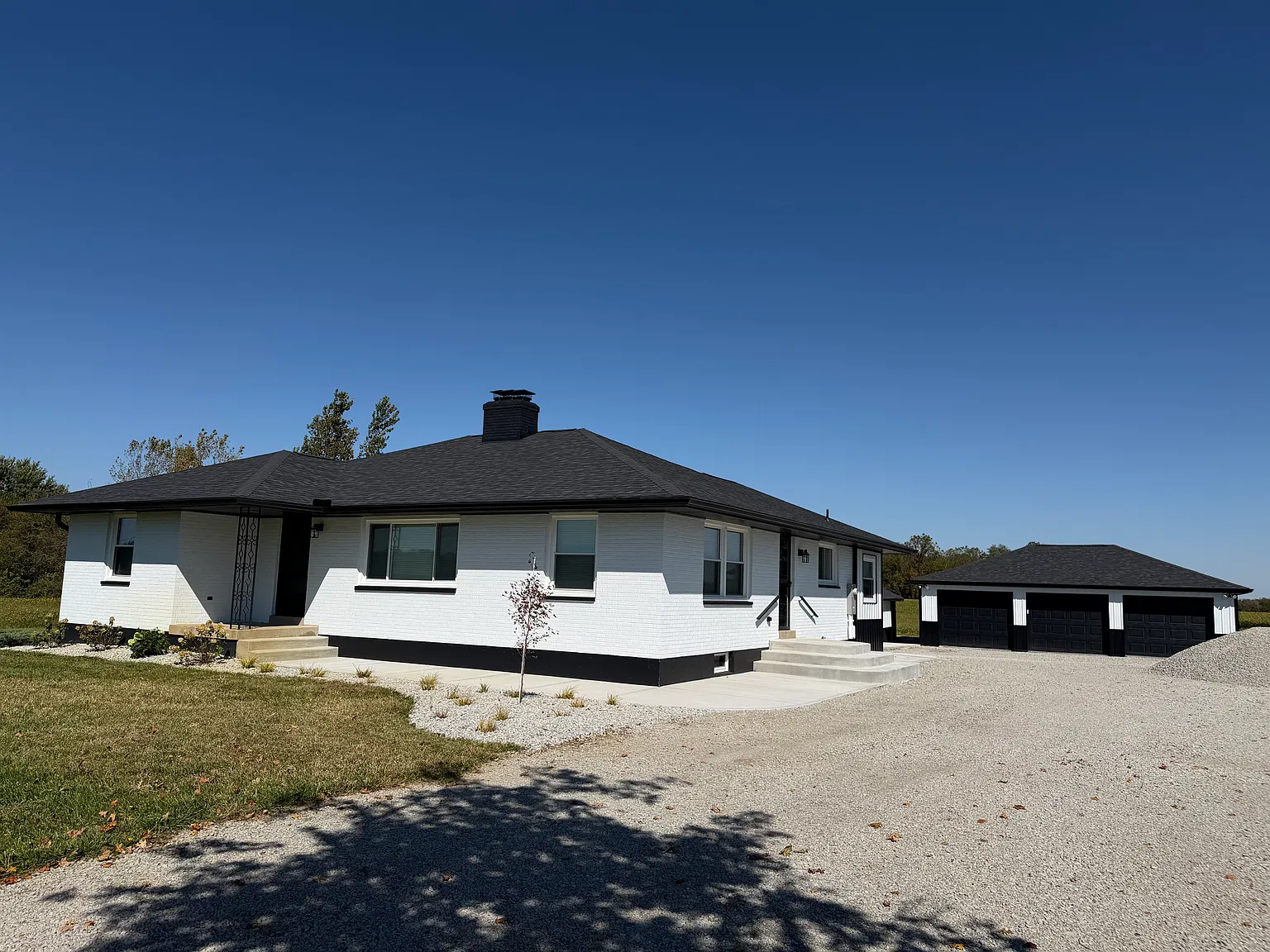 3 bed, 3200 sqft, $2,700 — Photo 3
