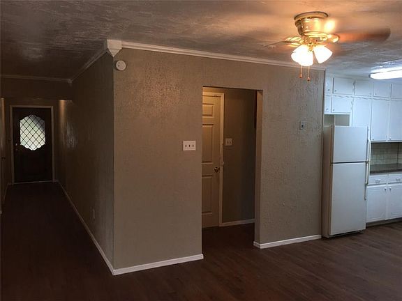 3rd image of 1907 Green Apple Ln