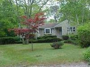 17 Higbee Rd, Hampton Bays, NY 11946