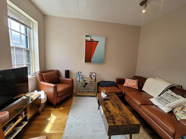 11 Phillips St #8 — Photo 2