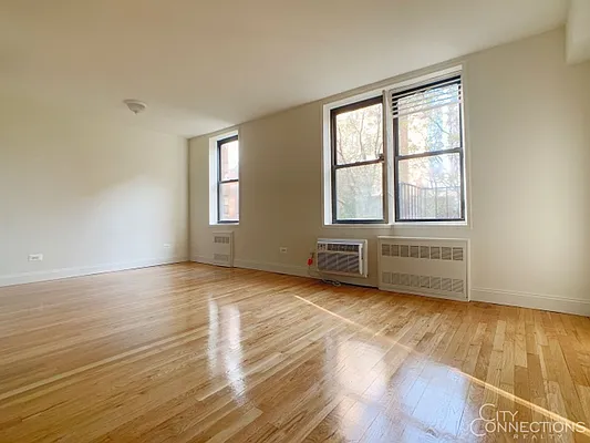 Rented by City Connections Realty | media 14