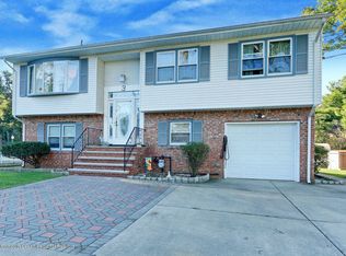 3 Evergreen St, Hazlet, NJ 07730