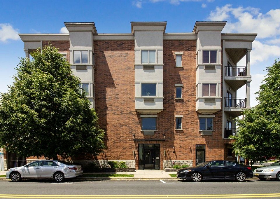 1st image of 93 Palisade Ave APT 2D