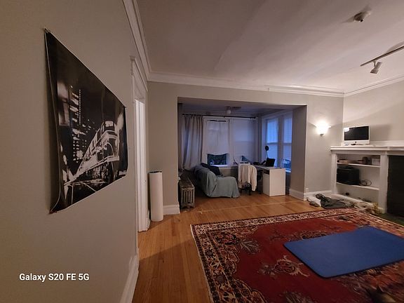 3rd image of 6327 N Magnolia Ave #3N