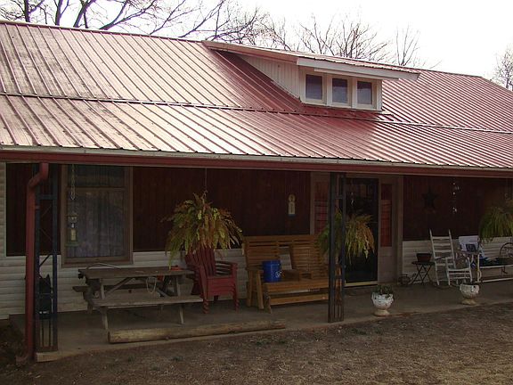 2nd image of 896 Railroad Ave