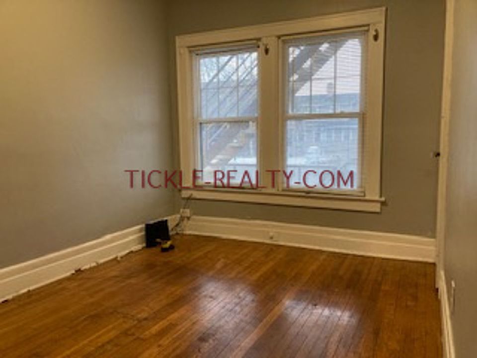 2nd image of 1706 East Ave #13