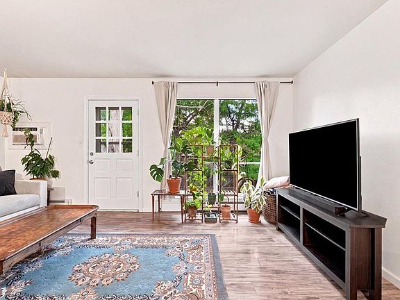 2nd image of 1727 Azalea Dr #4