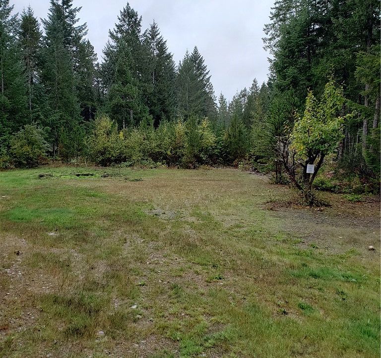 2nd image of 740 N Rainbow Way E