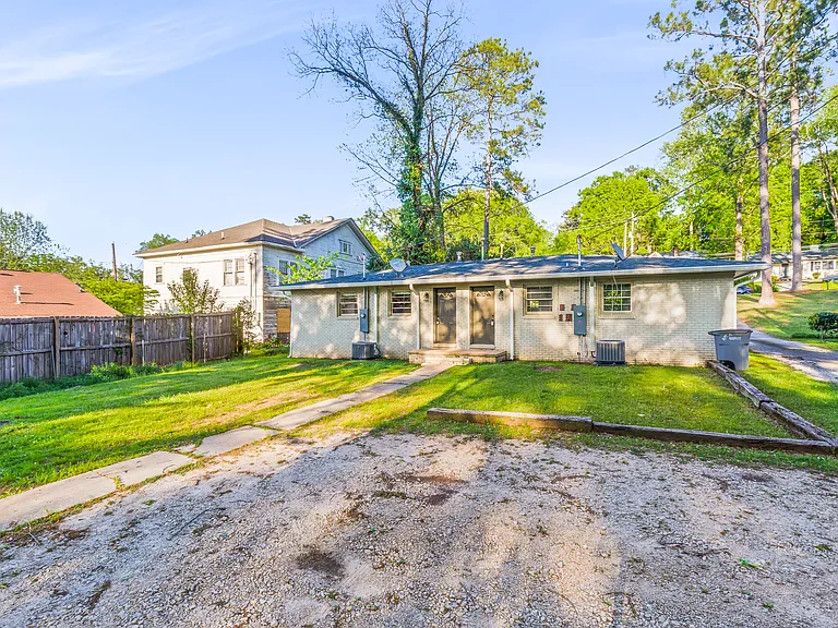 307 Springdale Dr #B — Photo 15