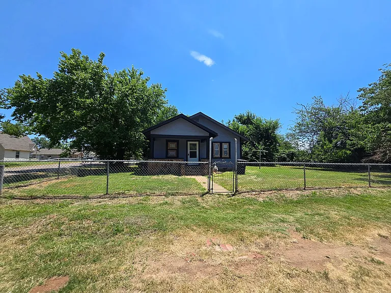 617 N Bonita Ave — Photo 23