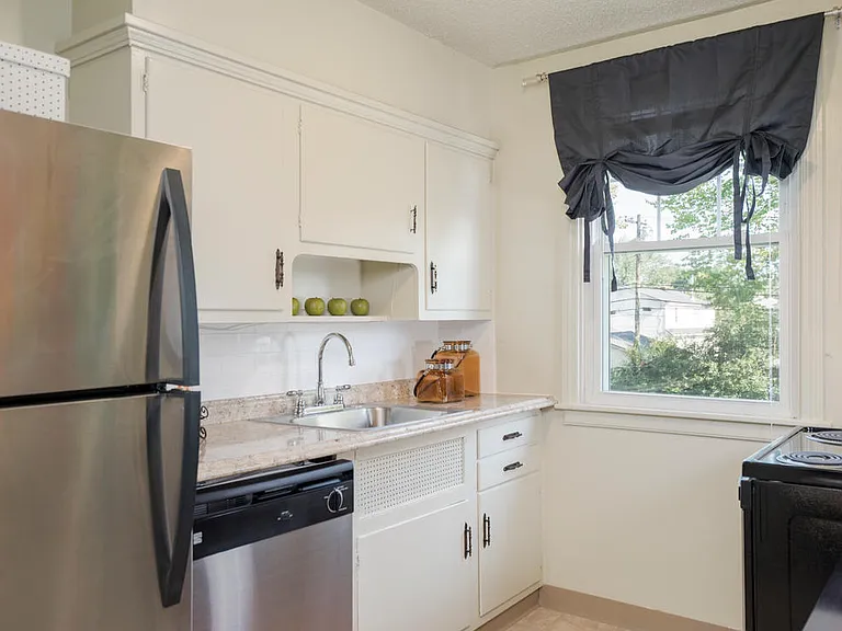 1488 Sheridan Dr — Photo 11