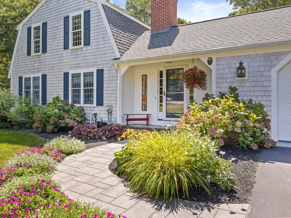 33 Sea Meadow Drive, East Dennis, MA 02641