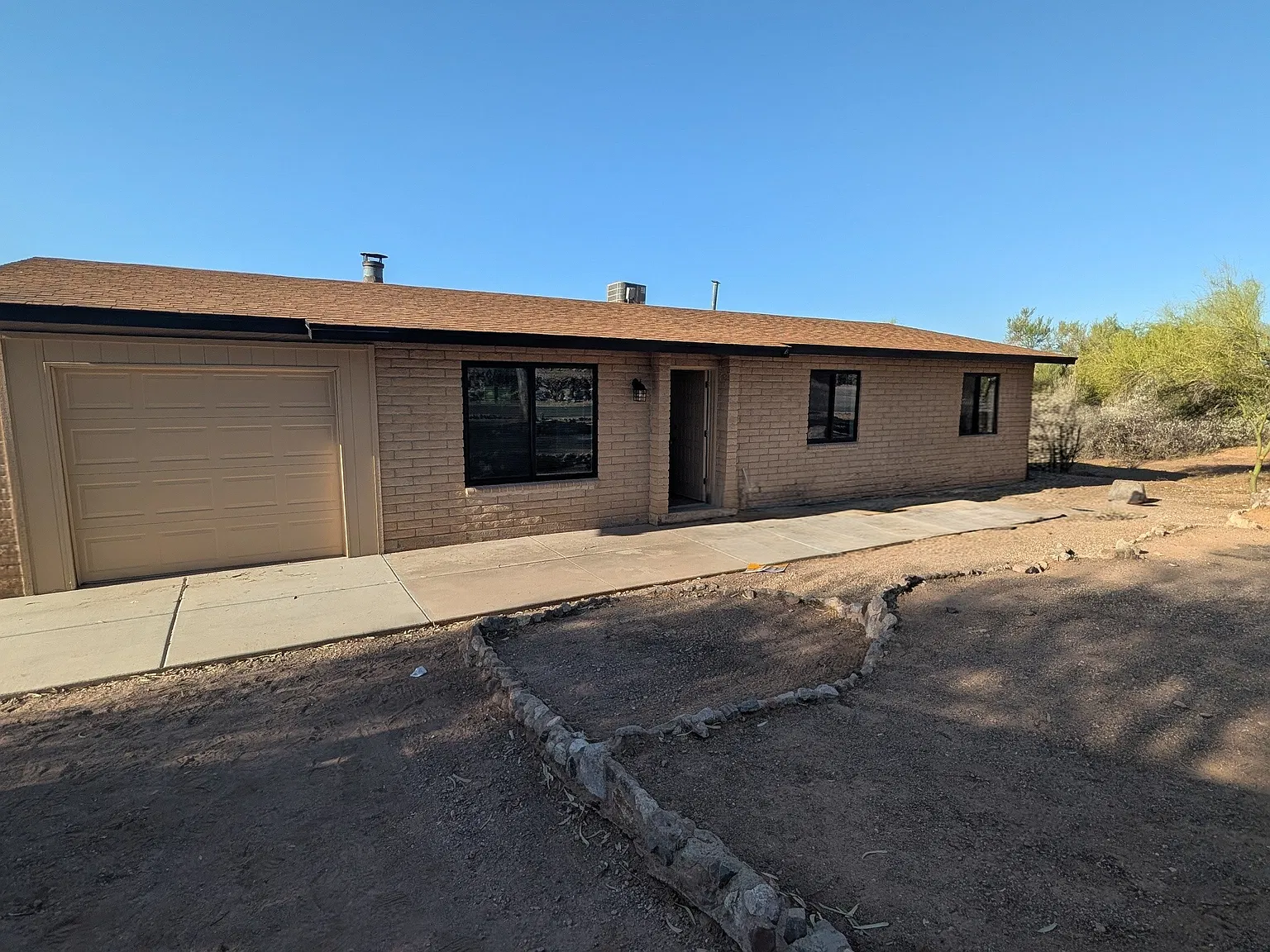 3 bed, 1250 sqft, $1,800 — Photo 3