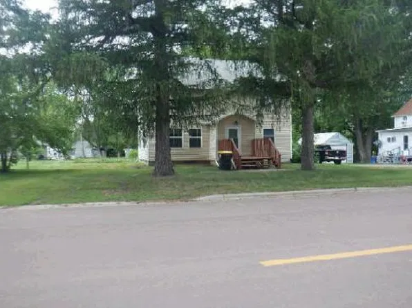 807 10th St N, Mountain Lake, MN 56159