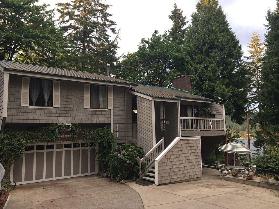 Located across the street from Lake Sammamish
