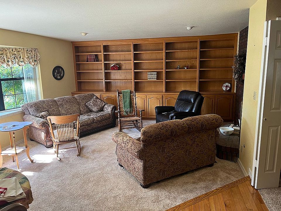 2nd image of 3813 Springcreek Dr