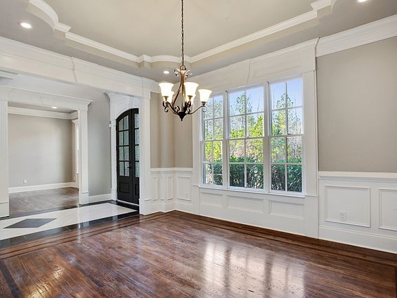 4th image of 5305 Brookhollow Dr