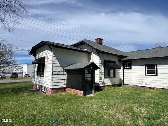 3rd image of 1824 N Main St