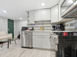 1 White Pl #3, Bloomington, IL 61701
