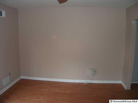 5th image of 1931 Merrimac Dr