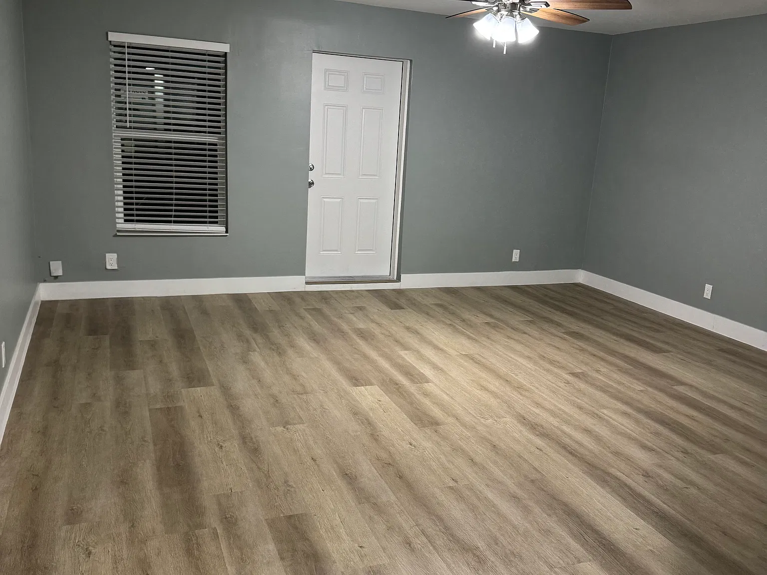 2 bed, 1200 sqft, $2,900 — Photo 1