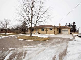 4302 Indian Trl, China, MI 48054