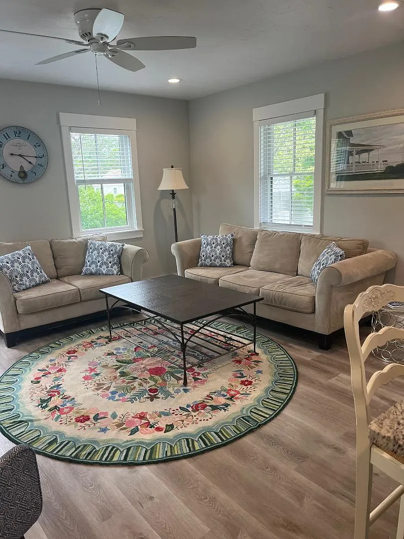 2 bed, 1000 sqft, $2,300 — Photo 4