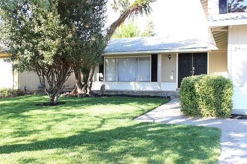 2nd image of 2915 Chauncy Cir
