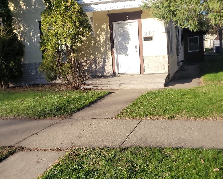 1st image of 216 13th Ave N
