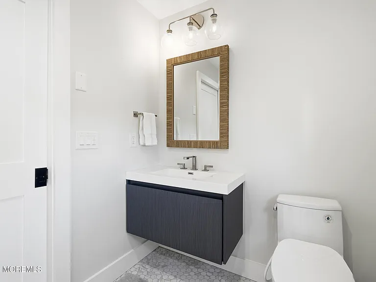 8 Jackson Ct — Photo 35
