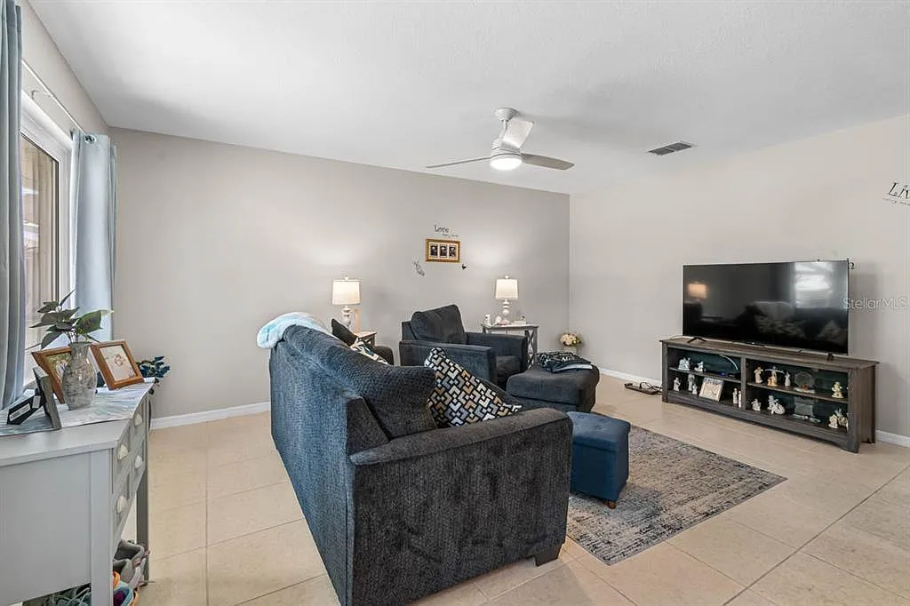 2 bed, 2.0 bath, 1200 sqft, $1,750 — Photo 3