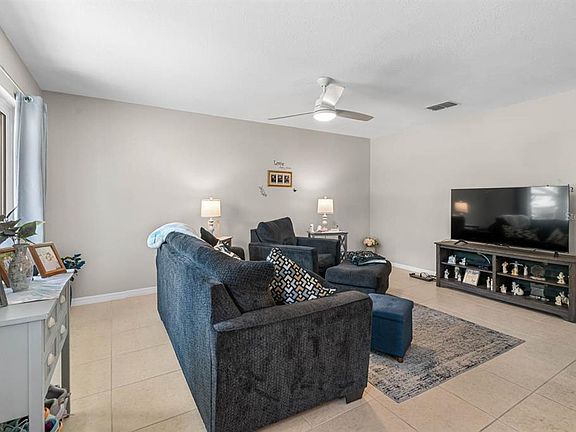 3rd image of 1906 Canterbury Ln Unit 26