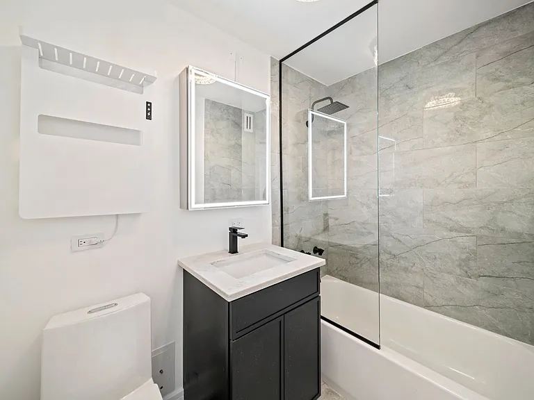 1355 N Sandburg Ter #2606D — Photo 15