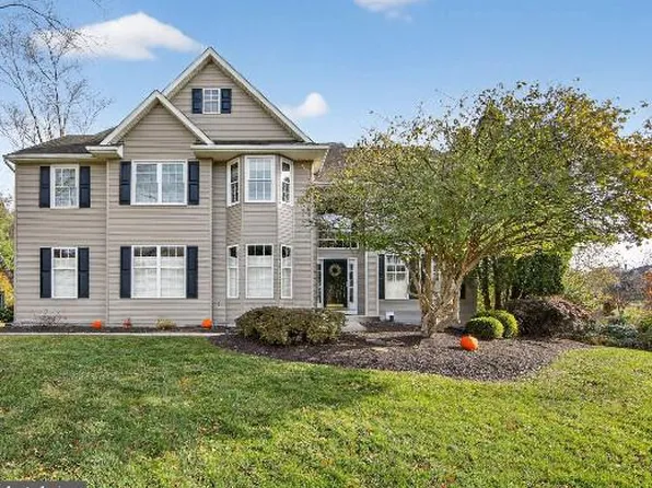 19 Angelica Dr, Avondale, PA 19311