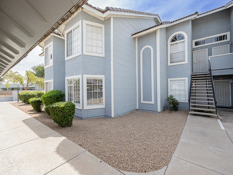 2910 W Marconi Ave