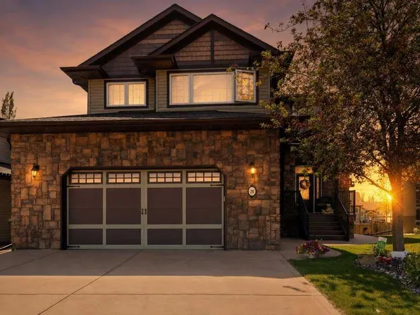 28 N Oakdale Pl, Red Deer, AB T4P 0E1