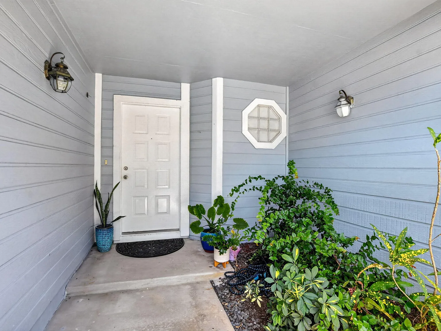 3 bed, 2.5 bath, 1394 sqft, $3,200 — Photo 3