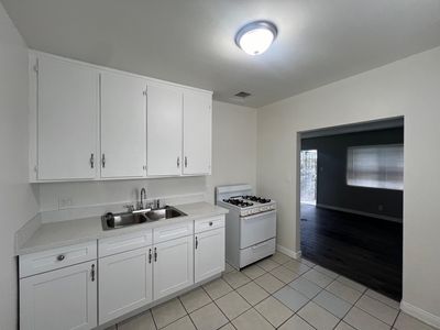 245 E 130th St, Los Angeles, CA, 90061