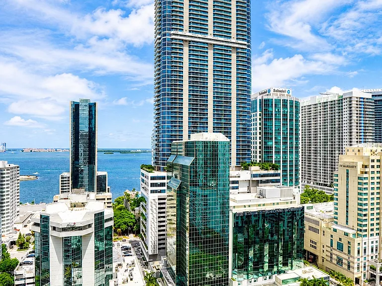 1010 Brickell Ave #2402 — Photo 2